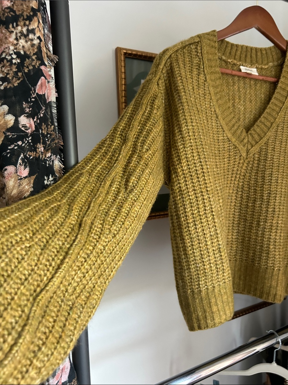 🆕 Loose fit M ecru Olive V-Neck Chunky Knit fall 🍂 🍁 Sweater